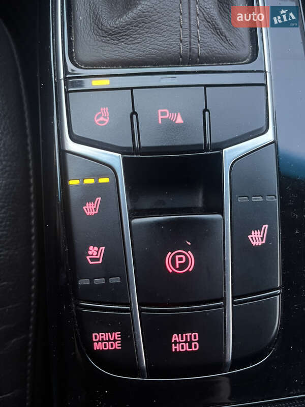 Седан Kia K7 2016 в Гусятині