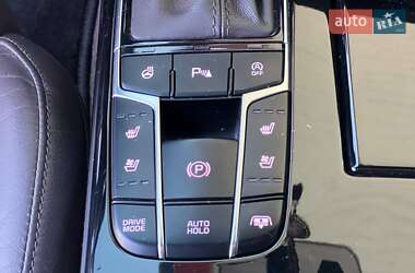 Седан Kia K7 2017 в 
