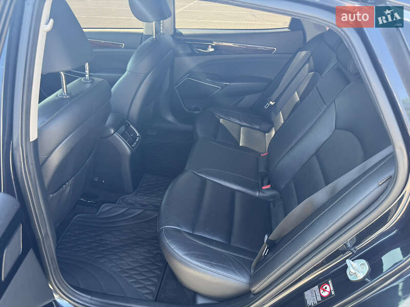 Седан Kia K7 2017 в Одессе