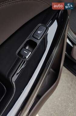 Седан Kia K7 2017 в 