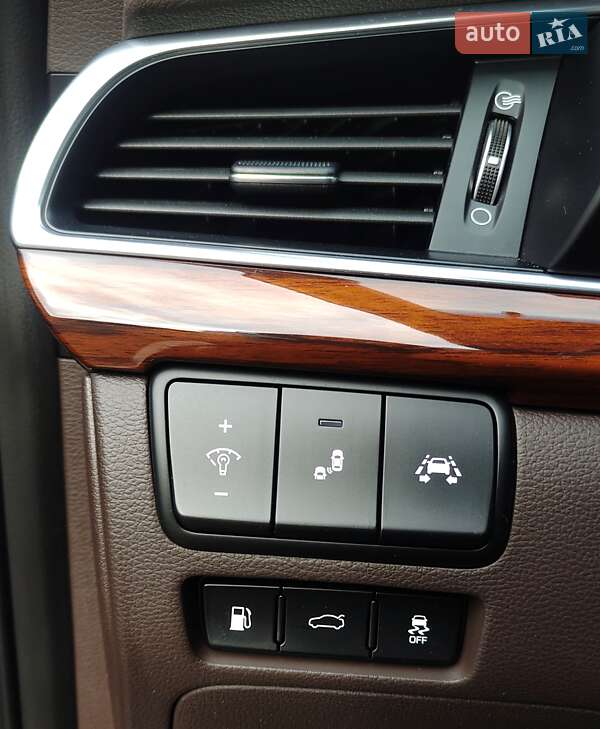 Седан Kia K7 2017 в Виннице