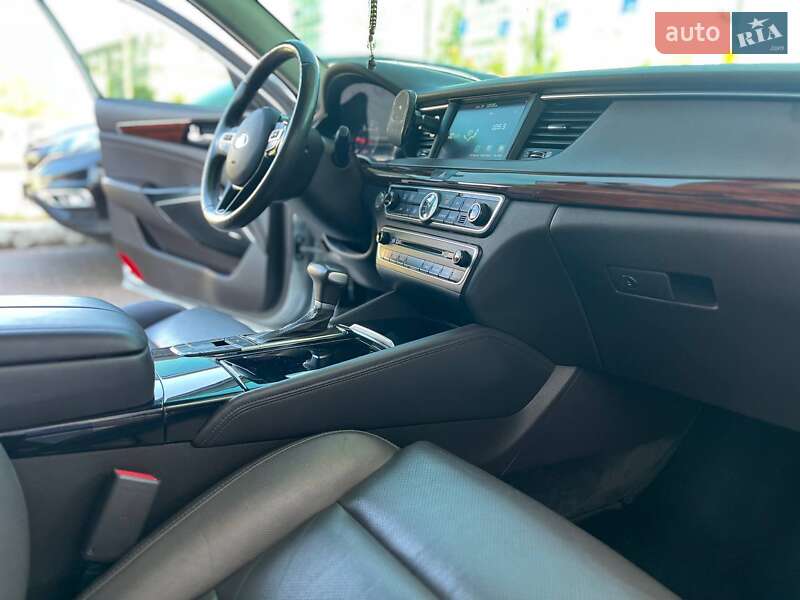 Седан Kia K7 2017 в Одессе