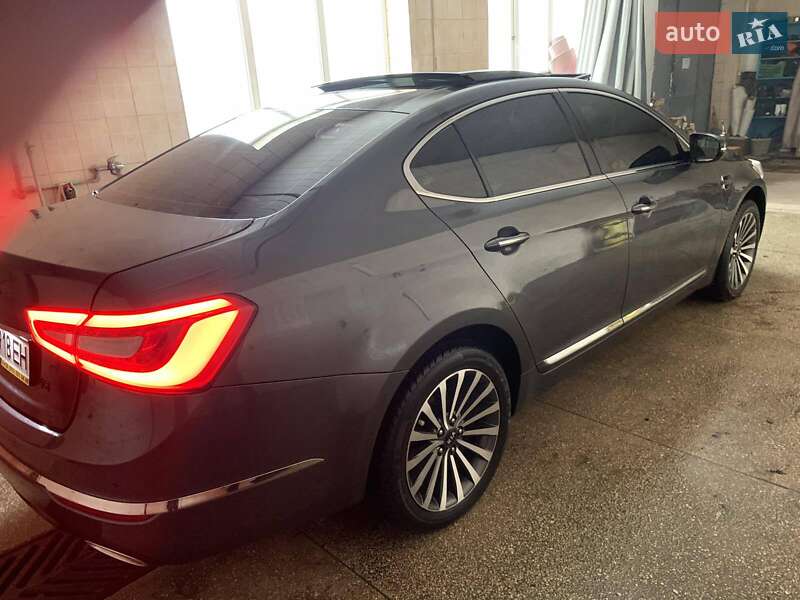 Седан Kia K7 2013 в Бурыни