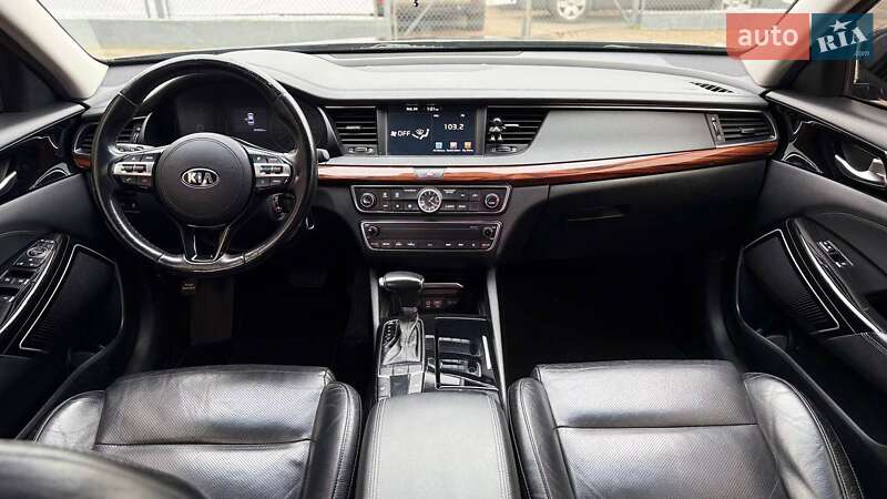 Седан Kia K7 2017 в Одессе