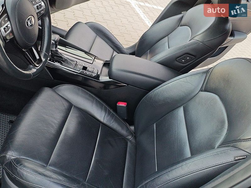 Седан Kia K7 2017 в Одессе
