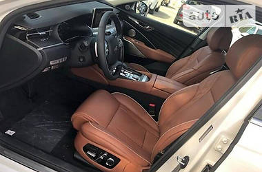 Седан Kia K900 2019 в 
