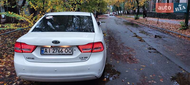 Седан Kia Lotze 2010 в Києві