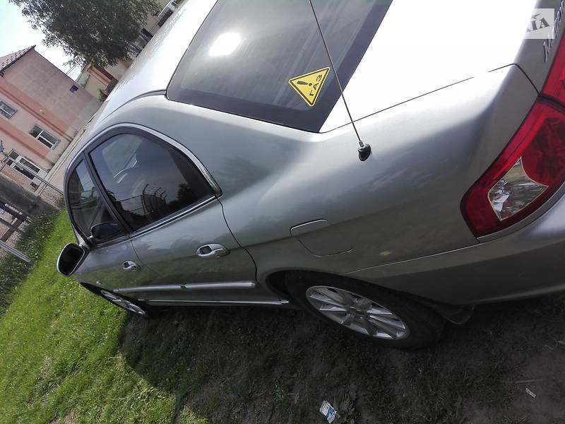 Седан Kia Magentis 2004 в Черновцах