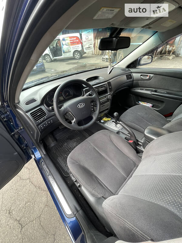 Седан Kia Magentis 2006 в Буче