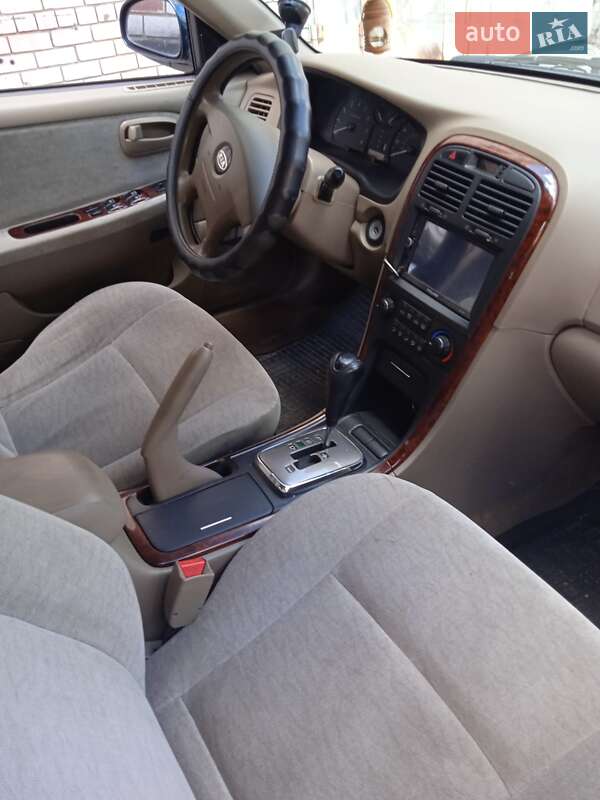 Седан Kia Magentis 2004 в Днепре