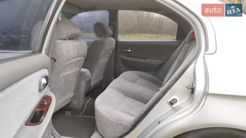 Седан Kia Magentis 2004 в Шостці