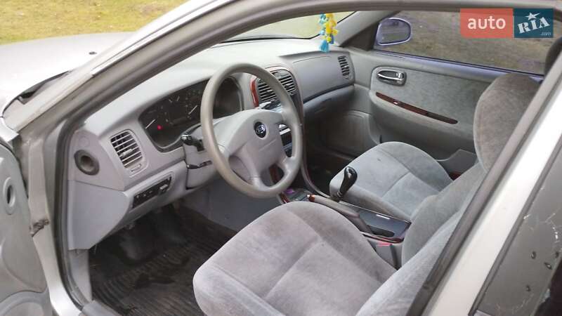 Седан Kia Magentis 2004 в Шостці