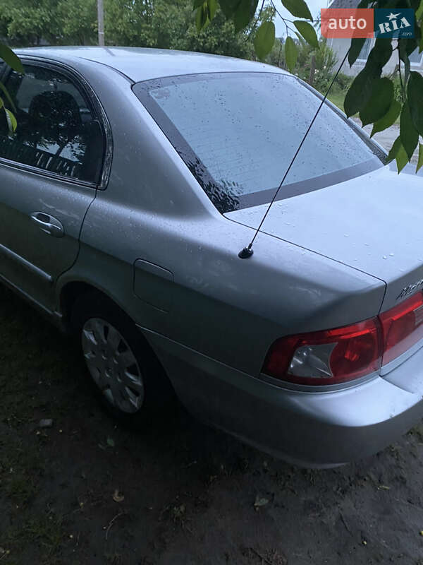 Седан Kia Magentis 2003 в Изяславе