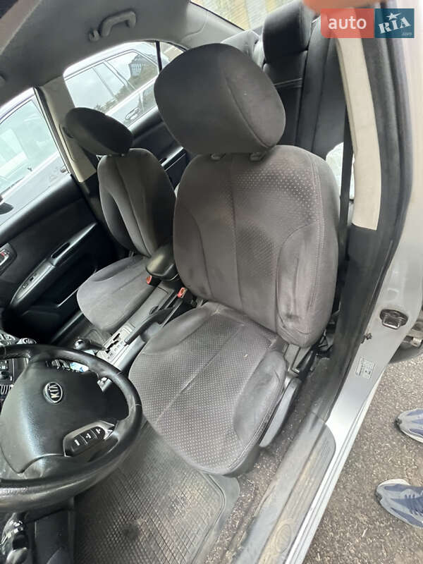 Седан Kia Magentis 2006 в Киеве