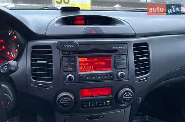 Седан Kia Magentis 2009 в 