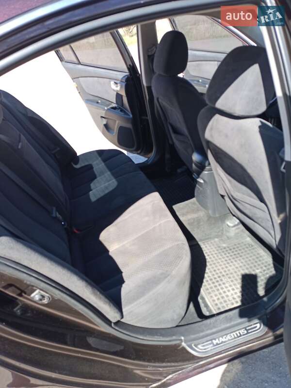Седан Kia Magentis 2006 в Очакове