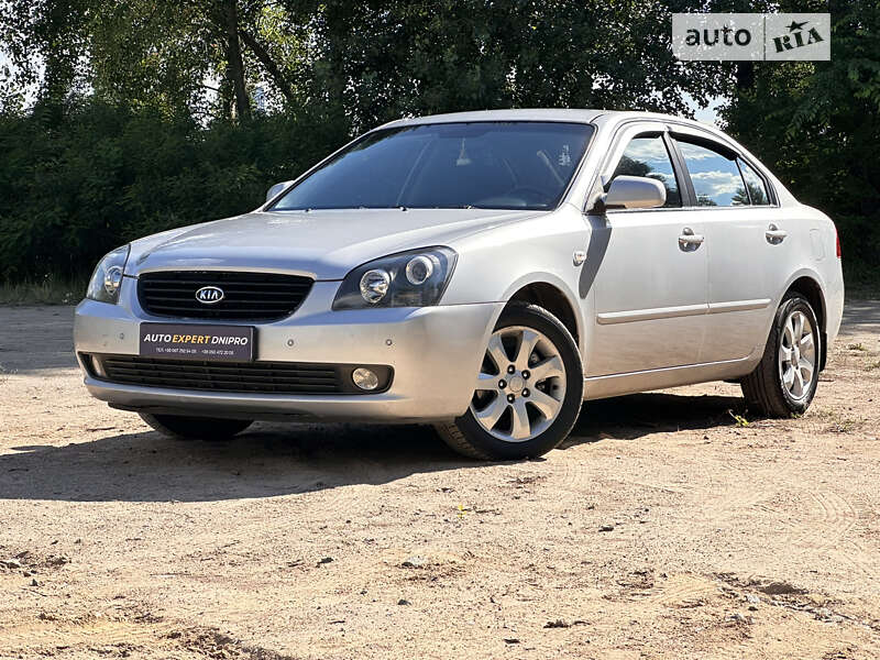 Седан Kia Magentis 2006 в Днепре