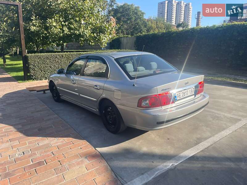 Седан Kia Magentis 2006 в Днепре