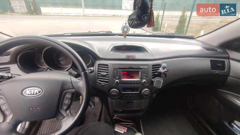 Седан Kia Magentis 2009 в Надвірній