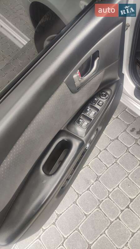 Седан Kia Magentis 2009 в Надвірній