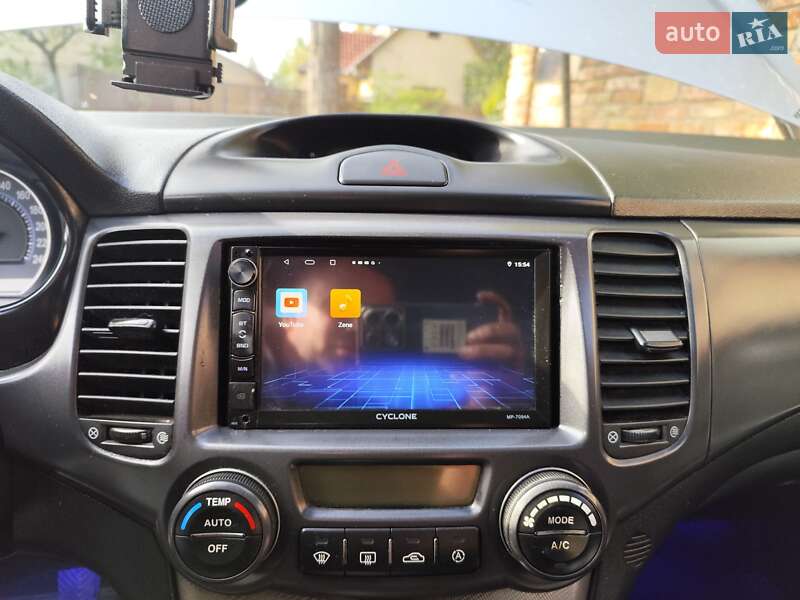 Седан Kia Magentis 2006 в Ужгороді