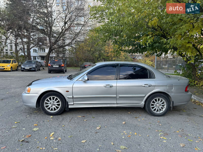 Седан Kia Magentis 2004 в Днепре