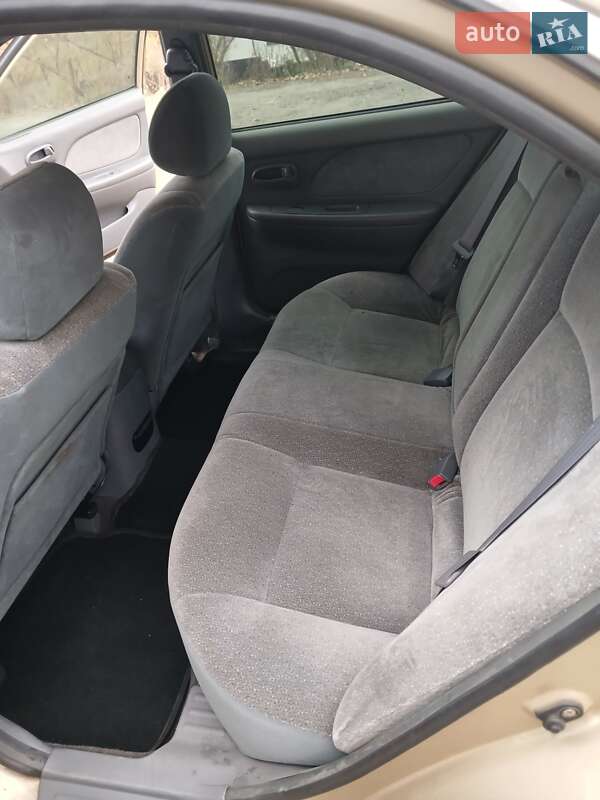 Седан Kia Magentis 2001 в Києві