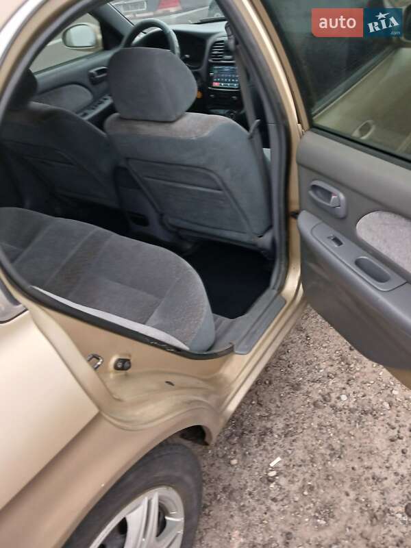 Седан Kia Magentis 2001 в Києві