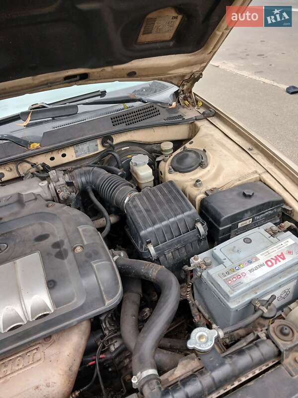 Седан Kia Magentis 2001 в Києві