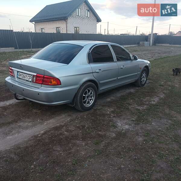 Седан Kia Magentis 2001 в Микуличах