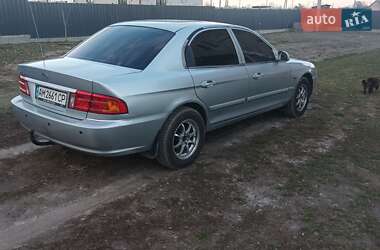 Седан Kia Magentis 2001 в Микуличах