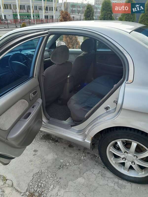 Седан Kia Magentis 2002 в Києві