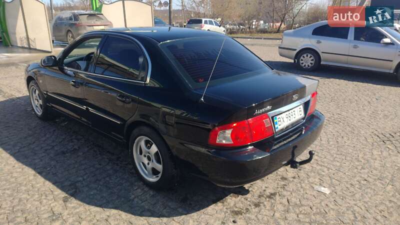 Седан Kia Magentis 2004 в 