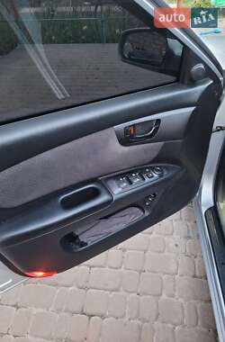 Седан Kia Magentis 2005 в 
