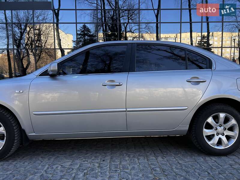 Седан Kia Magentis 2008 в Львові