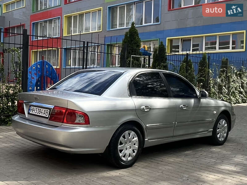 Седан Kia Magentis 2002 в Одессе