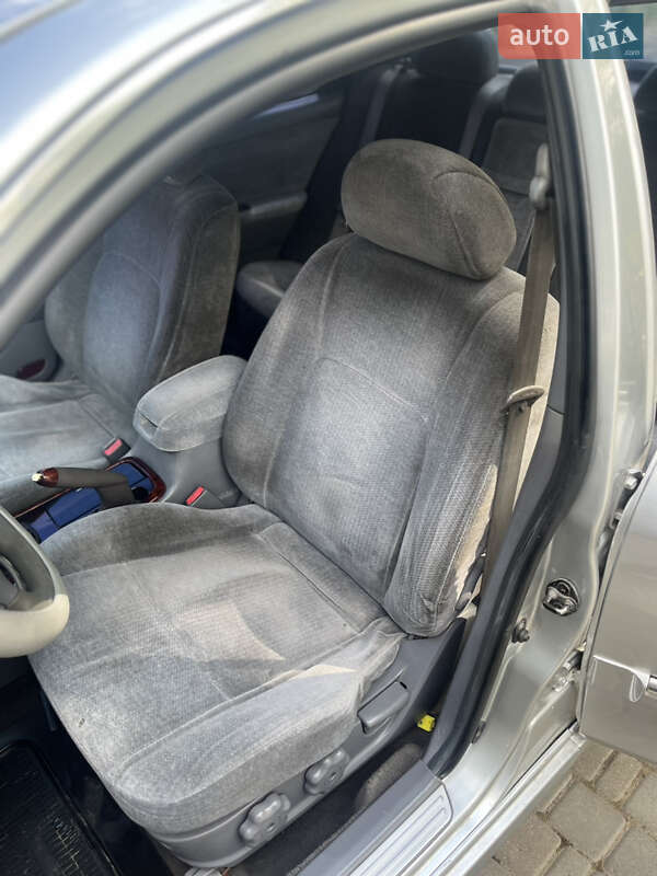 Седан Kia Magentis 2002 в Одессе