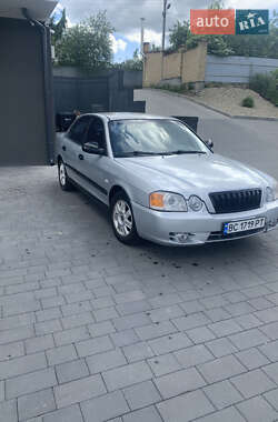 Седан Kia Magentis 2003 в 