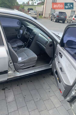Седан Kia Magentis 2003 в 