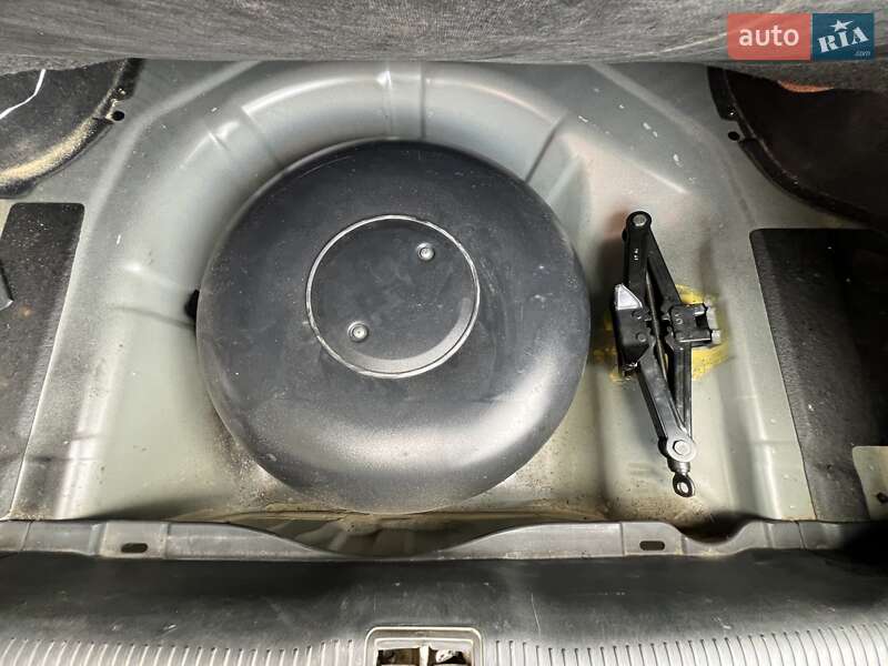 Седан Kia Magentis 2004 в Луцке