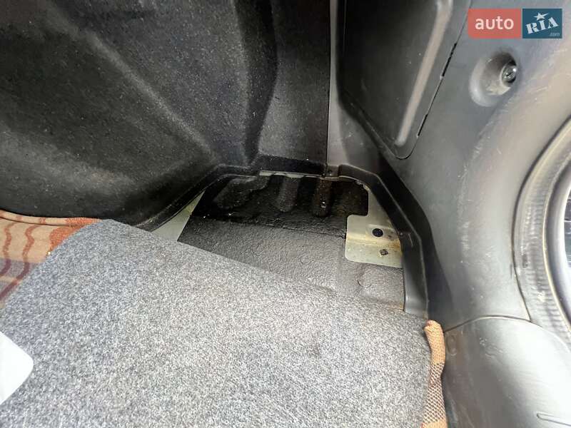 Седан Kia Magentis 2004 в Луцке