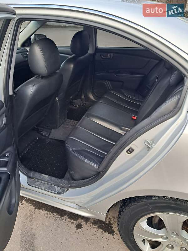 Седан Kia Magentis 2009 в Кременчуге