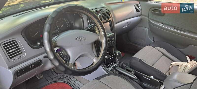Седан Kia Magentis 2006 в Днепре