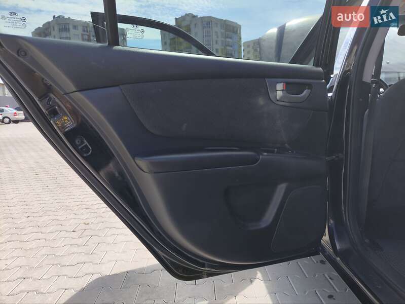 Седан Kia Magentis 2008 в Львові