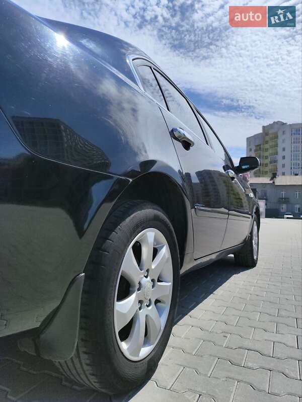 Седан Kia Magentis 2008 в Львові