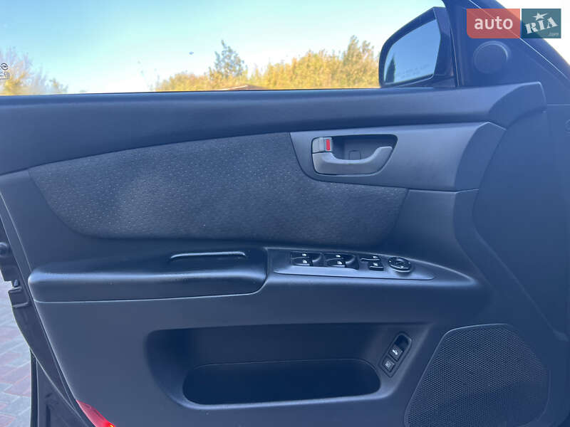 Седан Kia Magentis 2008 в Лозовой