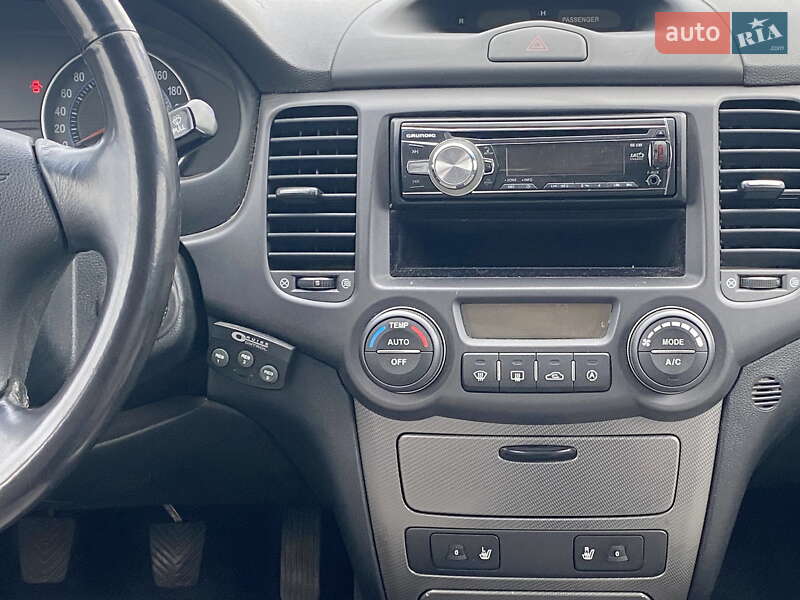 Седан Kia Magentis 2006 в Киеве