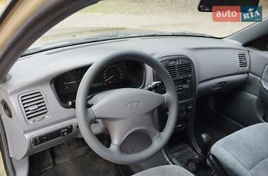 Седан Kia Magentis 2003 в  фото 12 Седан Kia Magentis 2003 в