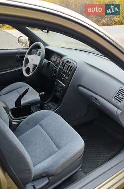 Седан Kia Magentis 2003 в  фото 21 Седан Kia Magentis 2003 в