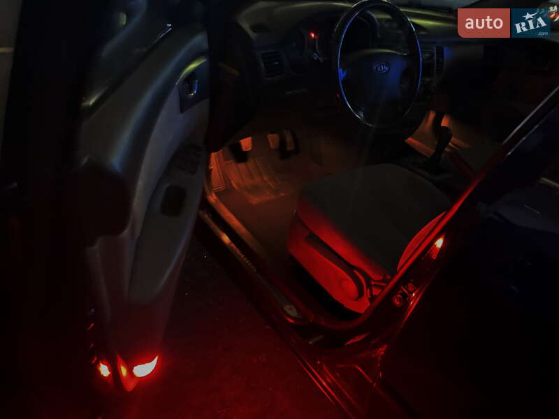 Седан Kia Magentis 2006 в Киеве